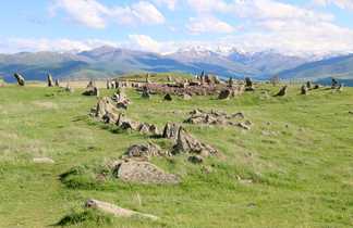 Randonnée au site mégalithique de Karahundj