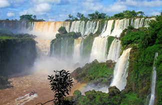 Les chutes d'Iguazu à la frontière entre l'Argentine et le Brésil