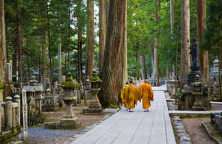Les moines des temples de Koyasan