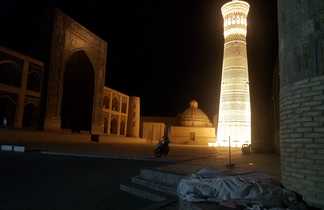 Minaret de Boukhara by night