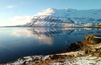 Montagne enneigée d'Islande