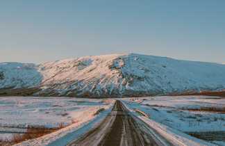 Montagnes enneigés d'Islande