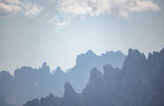 Pics rocheux des Dolomites