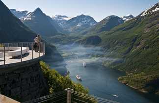 Point de vue au dessus du fjord de Geiranger