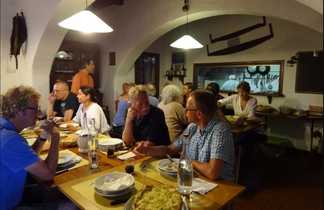Repas à l'auberge Agriturismo de Toscane