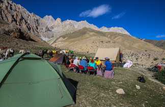 Repas au campement dans le Zanskar en Inde Himalayenne