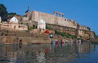 Rivière Narmada à Omkareshwar