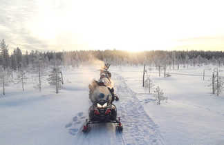 Safari en motoneige en Finlande