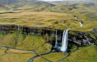 Seljalandsfoss en Islande cascade