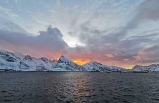 sunset-sur-les-fjord-norvegiens-enneiges-cyril-valois