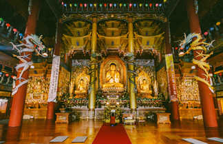 Temple Yakcheonsa, Jeju