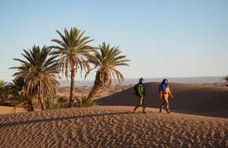 Trekkeurs dans le désert