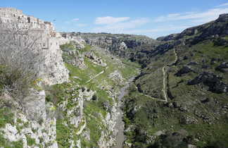 Village de Matera et le ravin de la Gravina