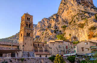 Village de Moustiers-Sainte-Marie en Provence