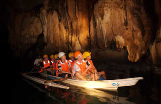 visite en barque grotte de l'ile Palawan une ile des Phillipines