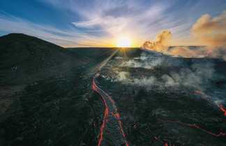 Volcan en éruption en Islande à Fagradalsfjall