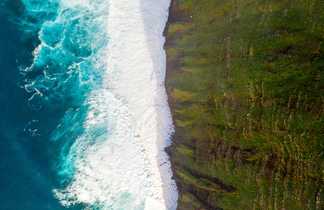 Vue aérienne île tropicale