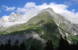 vue pendant le trek itinérant autour du Mont Blanc