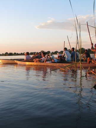 Balade en pirogue traditionnelle au Botswana