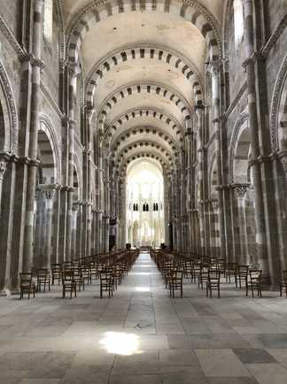 Dans la cathédrale de Vézelay