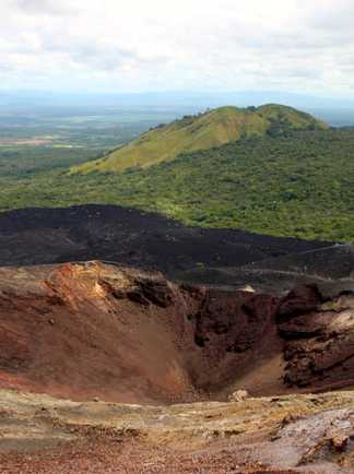 Cratère du volcan Cerro Negro