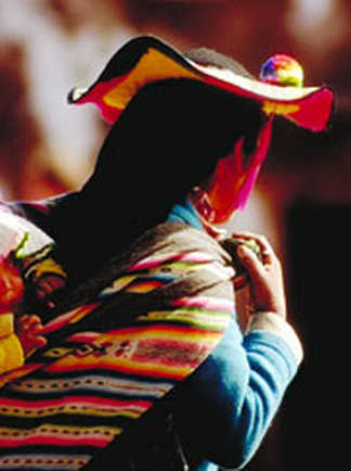 femme et son bébé au Pérou