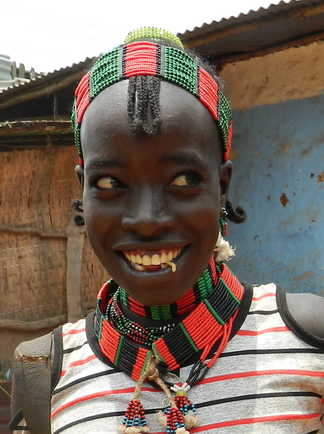 Femme ethnie locale Ethiopie
