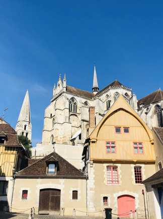 La vieille ville d'Auxerre avec l'Abbey Saint Germain