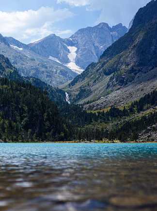 Magnifique lac de Gaube lors d'un trek de refuge en refuge, Pyrénées