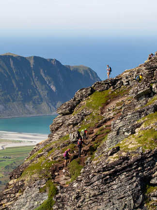 Randonnée en haut du Volandstinden, Norvège du Nord