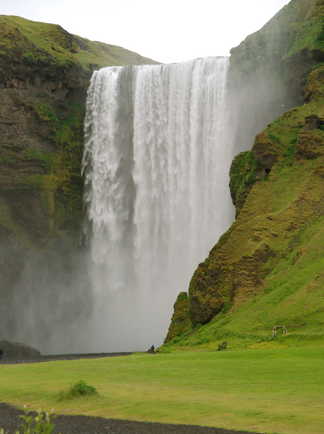 Chute d'eau sur la côte sud de l'Islande
