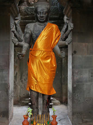 Statue de Shiva à six bras du temple d'Angkor Wat