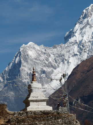 Stupa avec l'Ama Dablam en arrière plan, dans la région de l'Everest