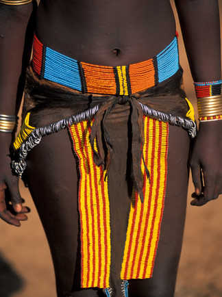 Tenue traditionnelle d'une femme du sud éthiopien