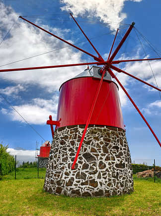 Vieux moulin à vent près de Conceicao (Faial, Açores)