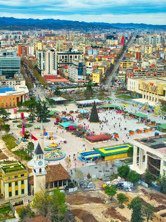 Ville de Tirana en Albanie