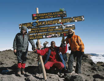 Au sommet du Kili , le Kibo, 5895 mètres en Tanzanie