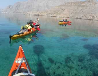 Cabotage en kayak de mer dans les fjords d'Arabie