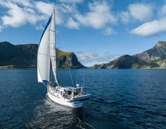 Croisière en voilier en Norvège dans les îles Lofoten