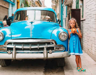 dans une rue de la Havane