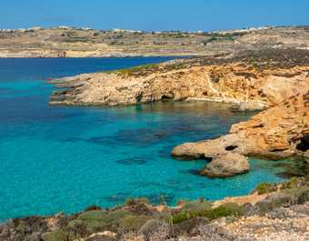Eaux turquoises du Blue Lagoon de l'île Comino