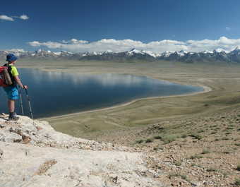 La vue sur la lac Tchatyr Kul à la frontière chinoise