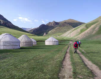 Randonnée à Tach rabat en Kirghizie