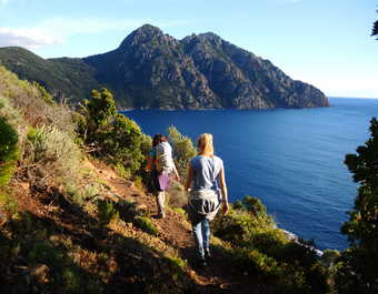 Randonnée côtière en Corse