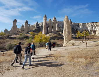 Randonneurs dans le parc national de la Cappadoce en Turquie