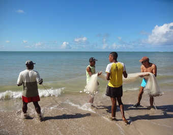 Rencontre avec les pêcheurs sur l'île de Boipeba