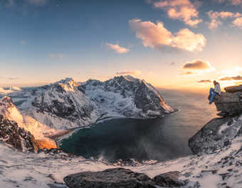 Sommet des îles Lofoten en Norvège l'hiver