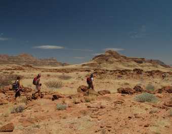 Trek dans les paysages désertique du Damaraland en Namibie