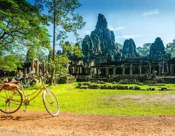 Vélo dans temples d'Angkor