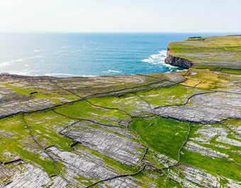 Vue aérienne de l'île d'Inishmore en Irlande